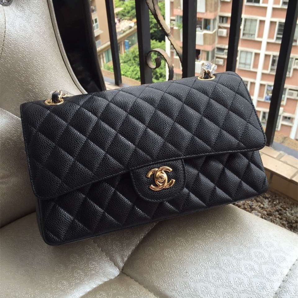 borse Chanel Caviar Classic Media Flap nero con hardware oro