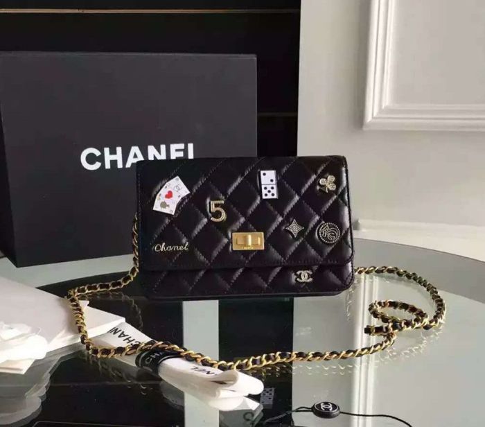 Chanel in pelle di vitello invecchiato & amp; Charms Pagamenti a catena In Black A80442 primavera-estate