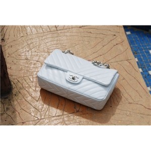 Chanel 255 Classic Flap Borse Pelle Di Agnello Bianco Chevron Q