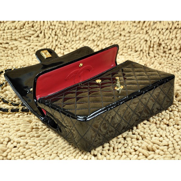 Chanel Flap Bag A01112 In Vernice Nera Con Hardware Oro