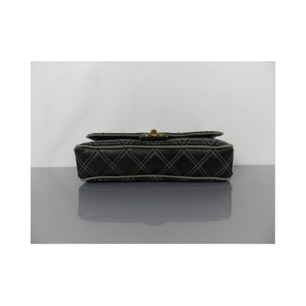 Borse Chanel Flap A66525 In Pelle Di Vitello Nera Con Old Gold H