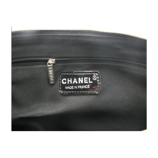 Chanel A49274 Camera Case In Vernice Nera