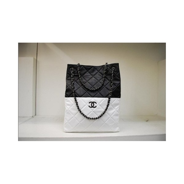 Chanel Classic Nero & Bianco Bicolore Dagnello Bag