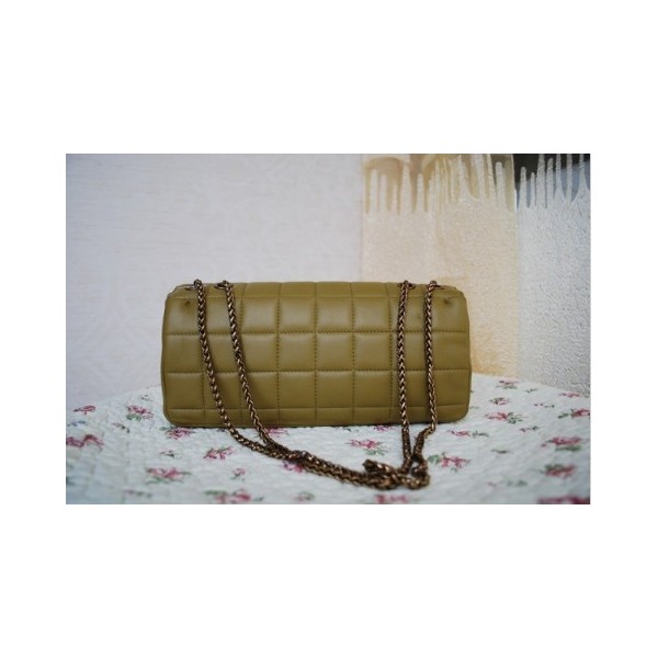 Chanel 2012 Dark Green Flap Bag In Pelle Di Agnello Con Chiusura