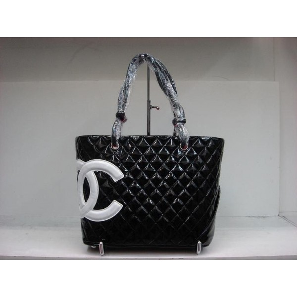 Chanel Cambon Borse In Pelle In Vernice Nera Con Bianco Logo Dop