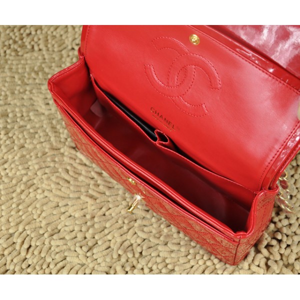 Borse Chanel Flap A01112 In Vernice Rossa Con Finitura Oro