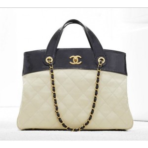 Chanel A67032 Y07542 C0204 Borse Shopping In Pelle Di Vitello Mo