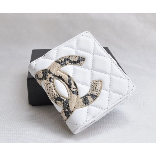 Chanel A26720 Portefeuilles Dagneau Blanc Avec Logo Bc Snake Ve