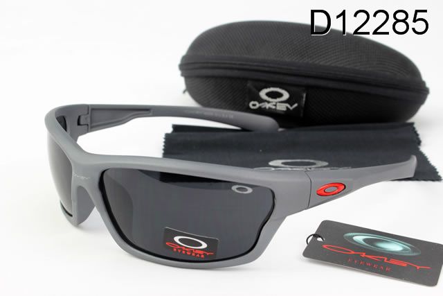 Oakley Active Occhiali Da Sole Grigio