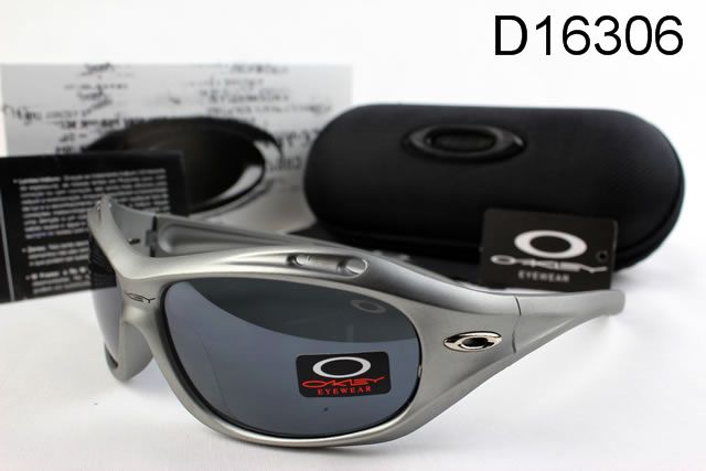 Oakley AAA Active Occhiali Da Sole Argento Grigio Telaio