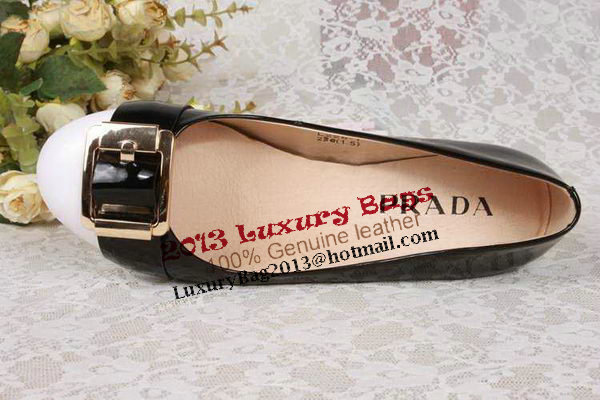 Prada Pump in Patent Leather PD5212 Black&White