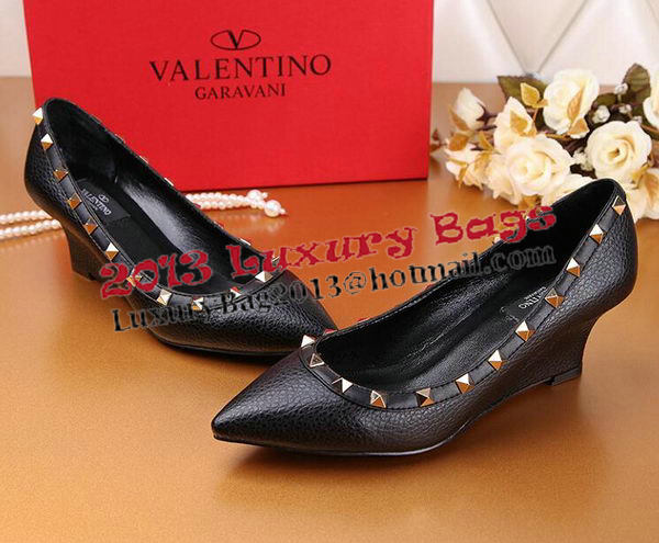 Valentino Litchi Leather Rivet Pump VT239YZM Black