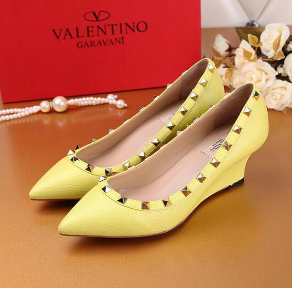 Valentino Litchi Leather Rivet Pump VT239YZM Yellow