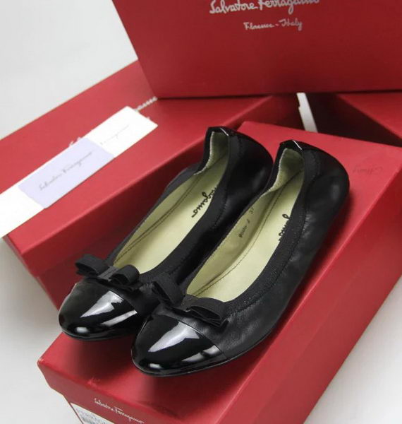 Chanel Patent Leather Ballerina Flat CH1070 Black