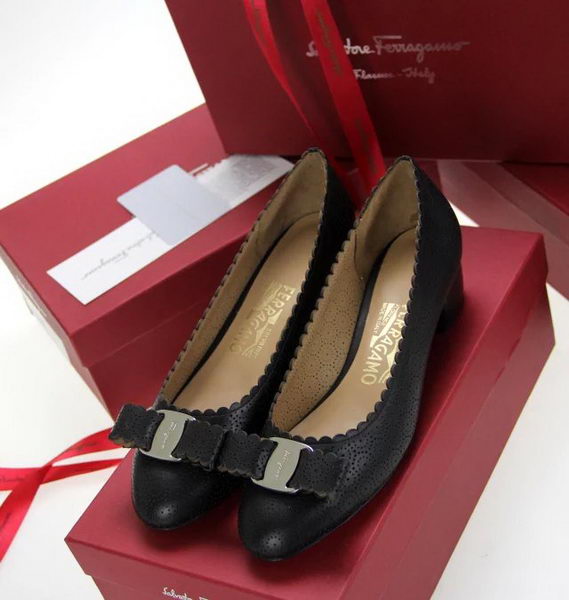 Ferragamo Cutout Leather Pump FL0491 Black