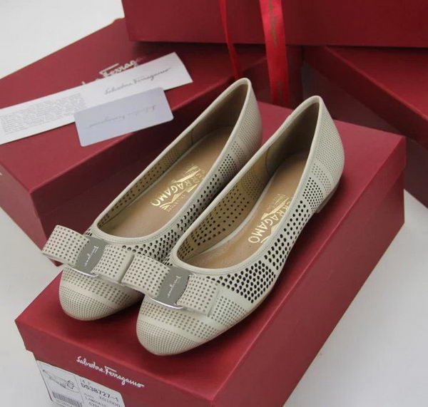 Ferragamo Cutout Leather Pump FL0509 Grey