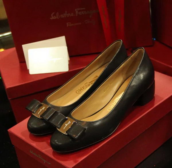 Ferragamo Sheepskin Leather Pump FL0505 Black