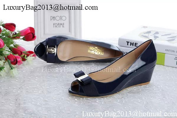 Salvatore Ferragamo Pump Patent Leather FL0604 Royal