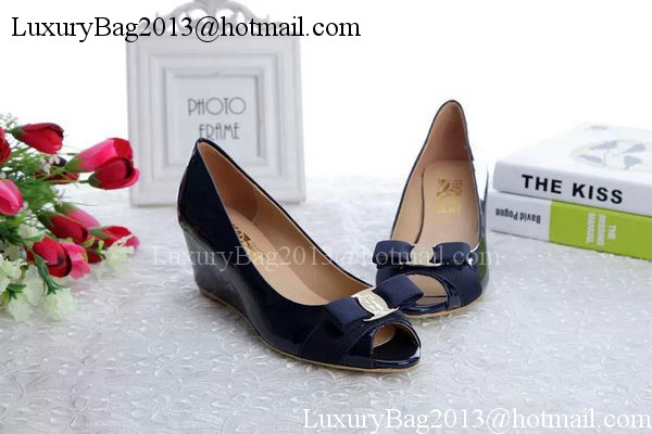 Salvatore Ferragamo Pump Patent Leather FL0604 Royal