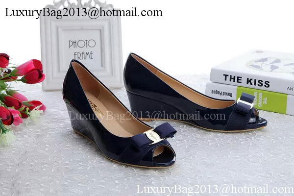 Salvatore Ferragamo Pump Patent Leather FL0604 Royal