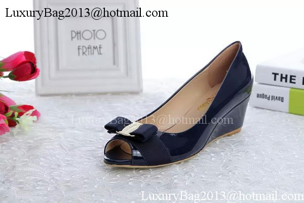 Salvatore Ferragamo Pump Patent Leather FL0604 Royal