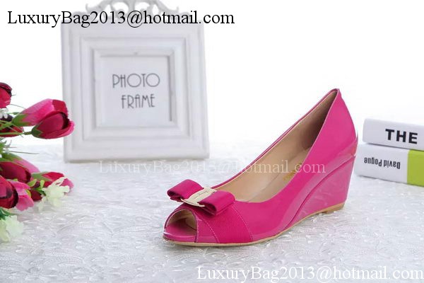 Salvatore Ferragamo Pump Patent Leather FL0605 Rose