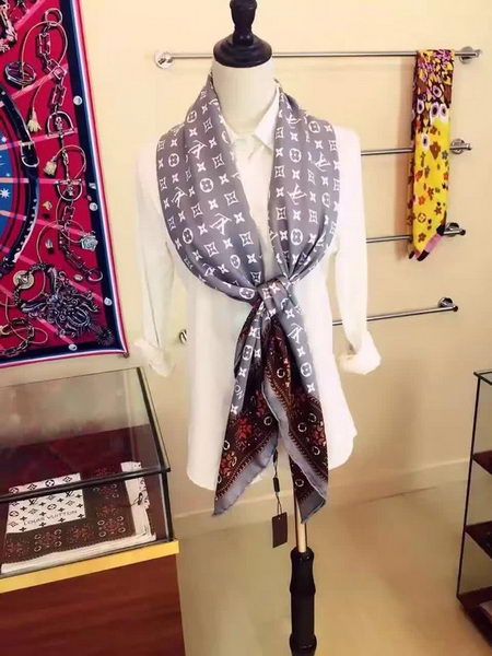 Louis Vuitton Scarf LVS16071707