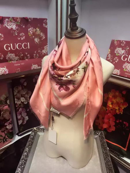 Gucci Scarf GG8318