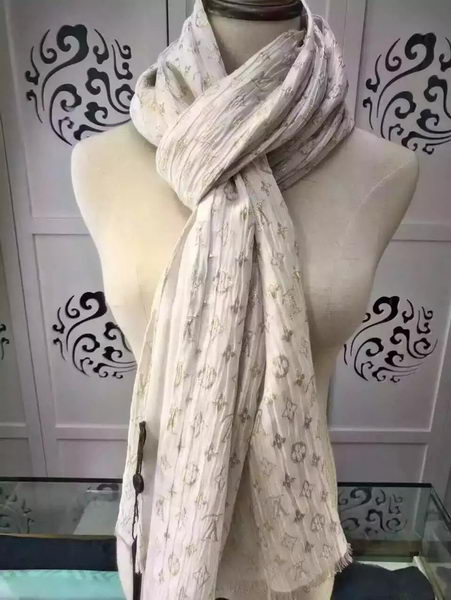 Louis Vuitton Scarf LV8321