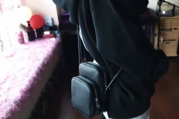 Louis Vuitton Shoulder Bags 54302 Black