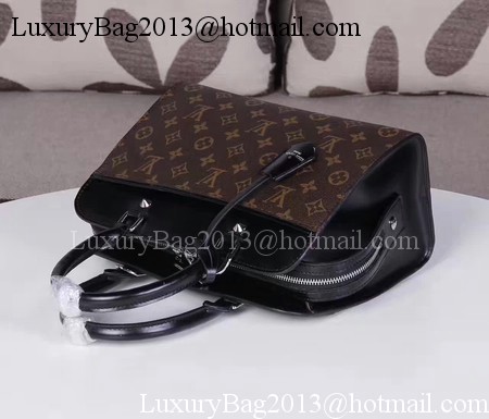 Louis Vuitton Monogram Canvas VANEAU M51238