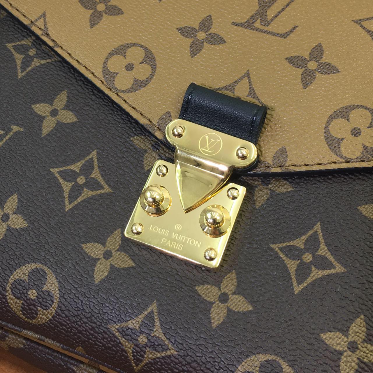 Louis Vuitton Monogram Canvas Pochette Metis Bag 40780 Camel