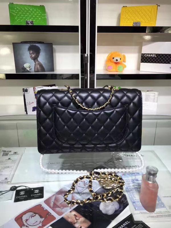 Chanel PEARL CHAIN Flap Bag 1783 Black
