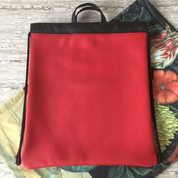 Gucci Scrawl Calfskin Leather Backpack 494053 Red