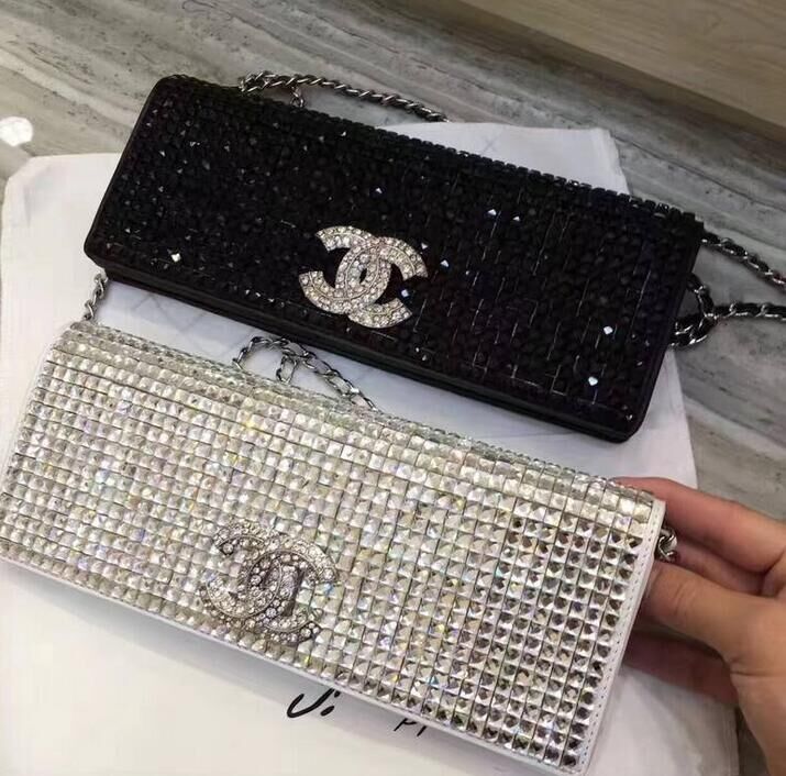 Chanel Diamond Shoulder Bag 33101