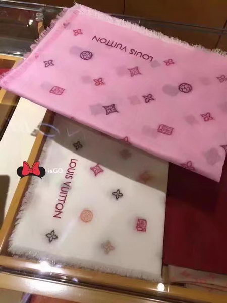 Louis Vuitton Scarf LVS919468B