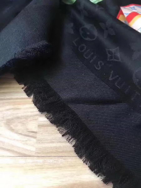 Louis Vuitton Scarf LVS92115A