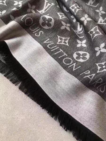 Louis Vuitton Scarf LVS9219I