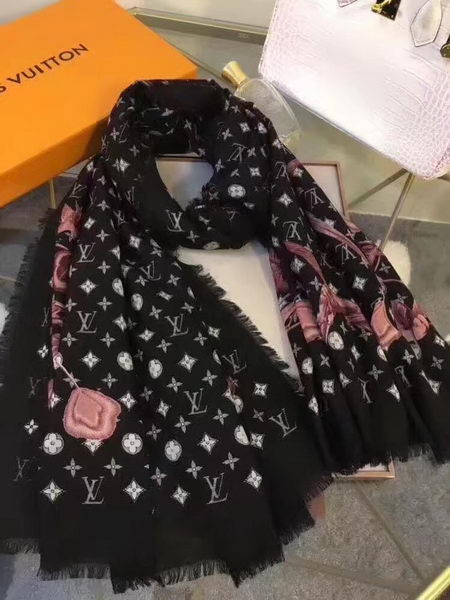 Louis Vuitton Scarf LVS9222