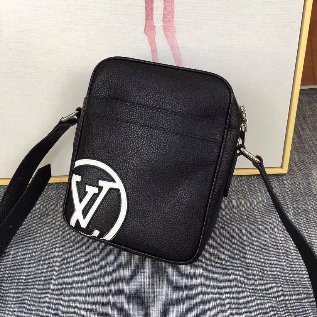 Louis Vuitton Mens Messenger Bags 32627 Black