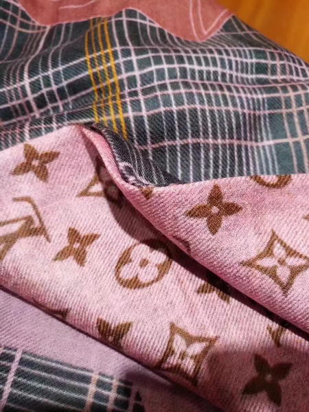 Louis Vuitton Cashmere Scarf LV1101B