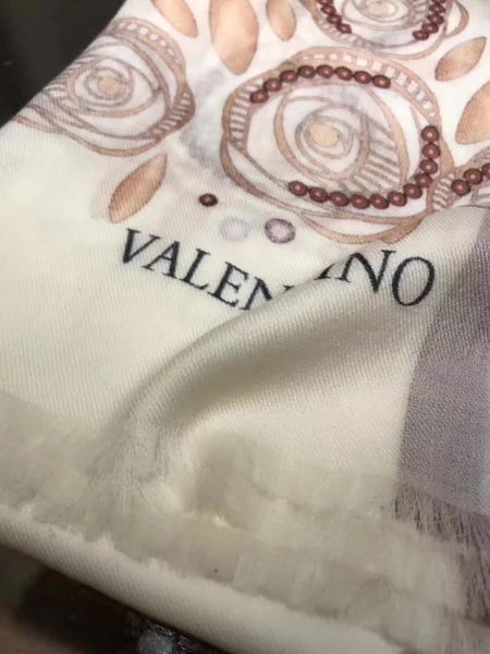 Louis Vuitton Cashmere Scarf LV1105B