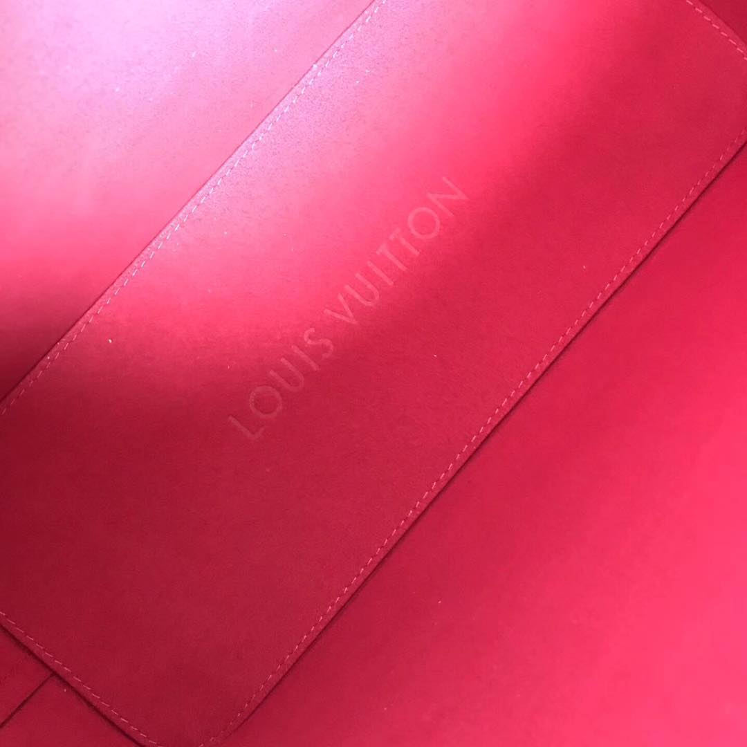 Louis Vuitton Monogram Vernis M90475 red