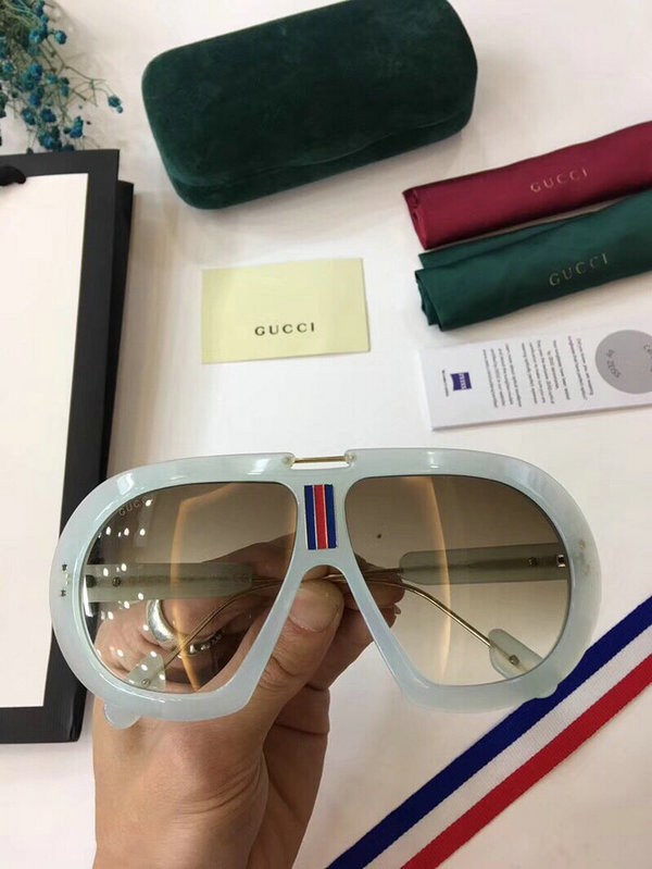 Gucci Sunglasses GGS150272G104