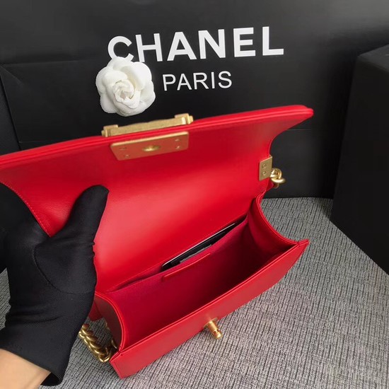 Chanel Le Boy Flap Shoulder Bag Original Calf leather A67085 Bright red Gold Buckle