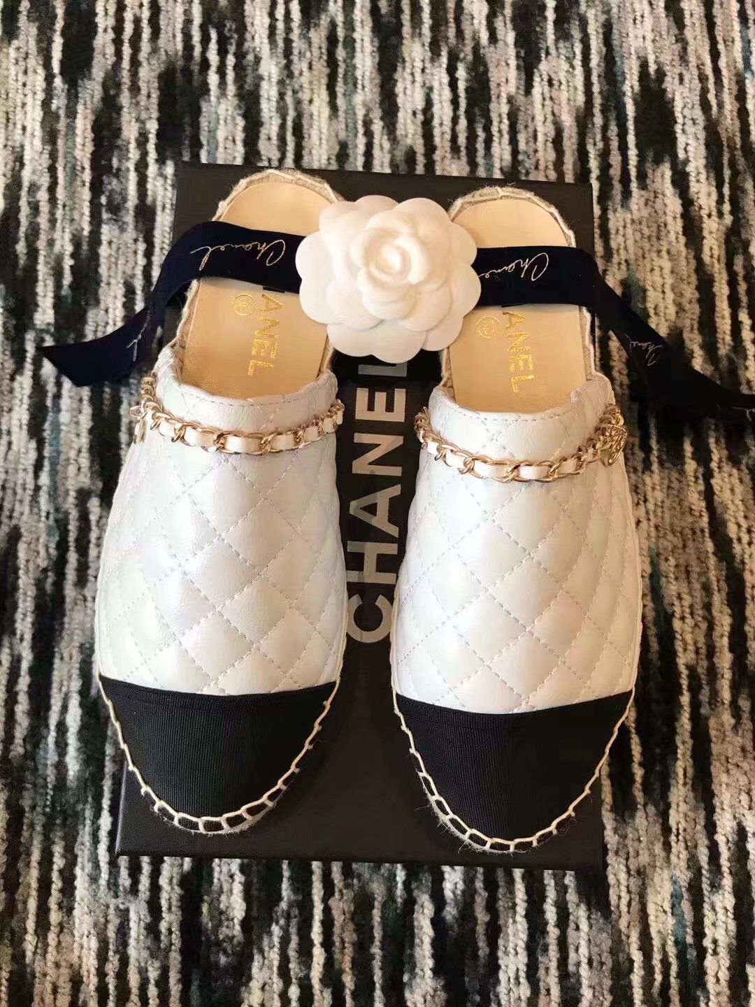 Chanel Slippers CH2336LRF white