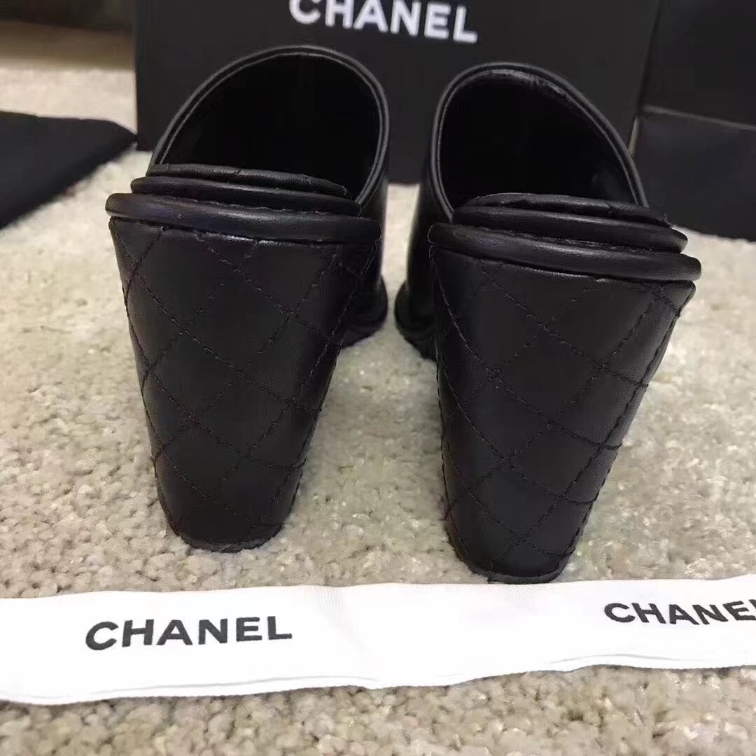 Chanel slippers CH2329LS black