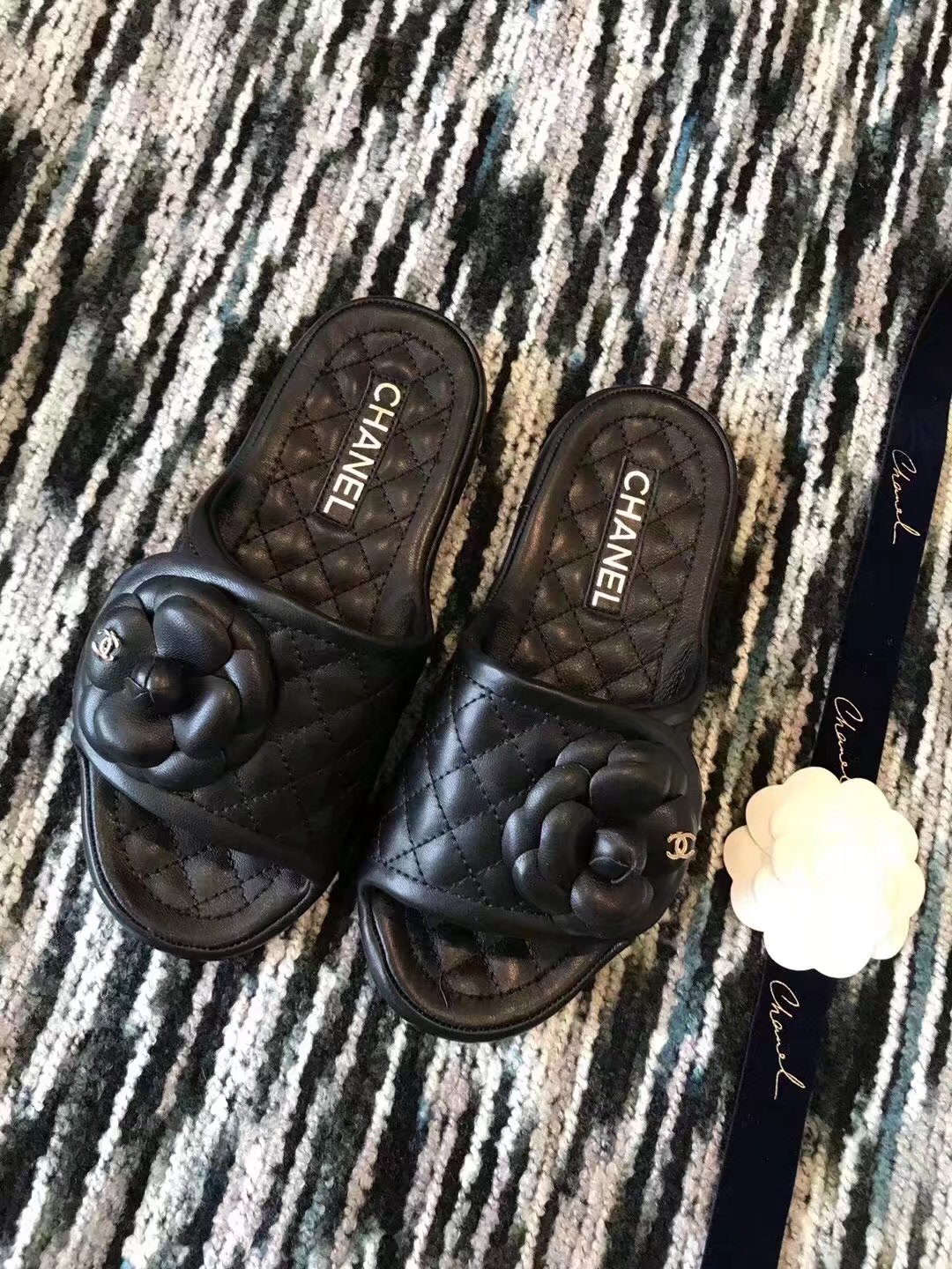 Chanel slippers CH2335LRF black