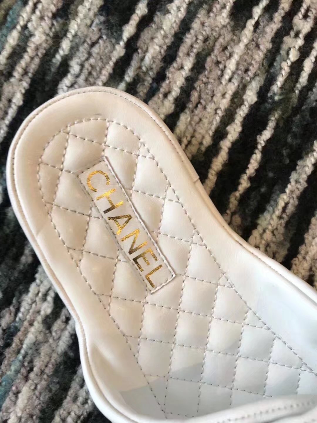 Chanel slippers CH2335LRF white