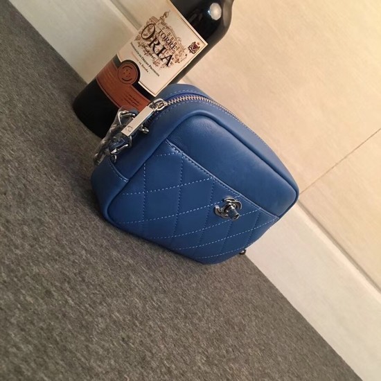 Chanel mini Leather cross-body bag 7738 blue